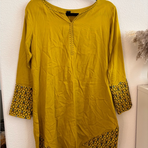 3-Piece Punjabi Suit - Picture 1 of 8